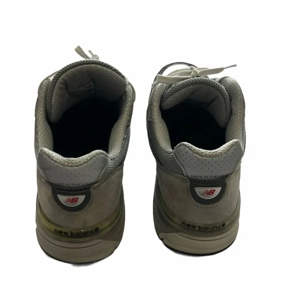 New Balance 990 V4 - Picture 2 of 7